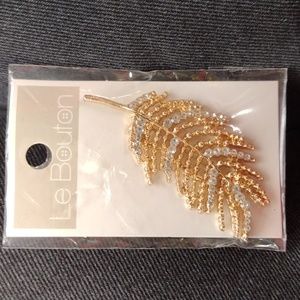 NWT Le Bouton Gold and Crystal Fern Brooch